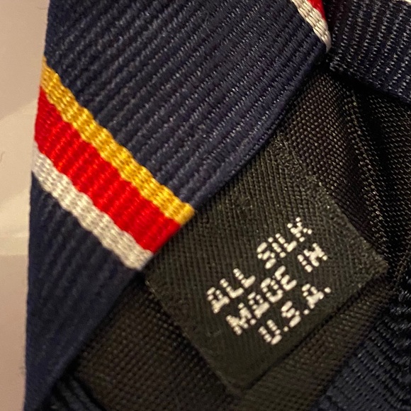 Vintage Classic 100% Silk Tie - Picture 5 of 5